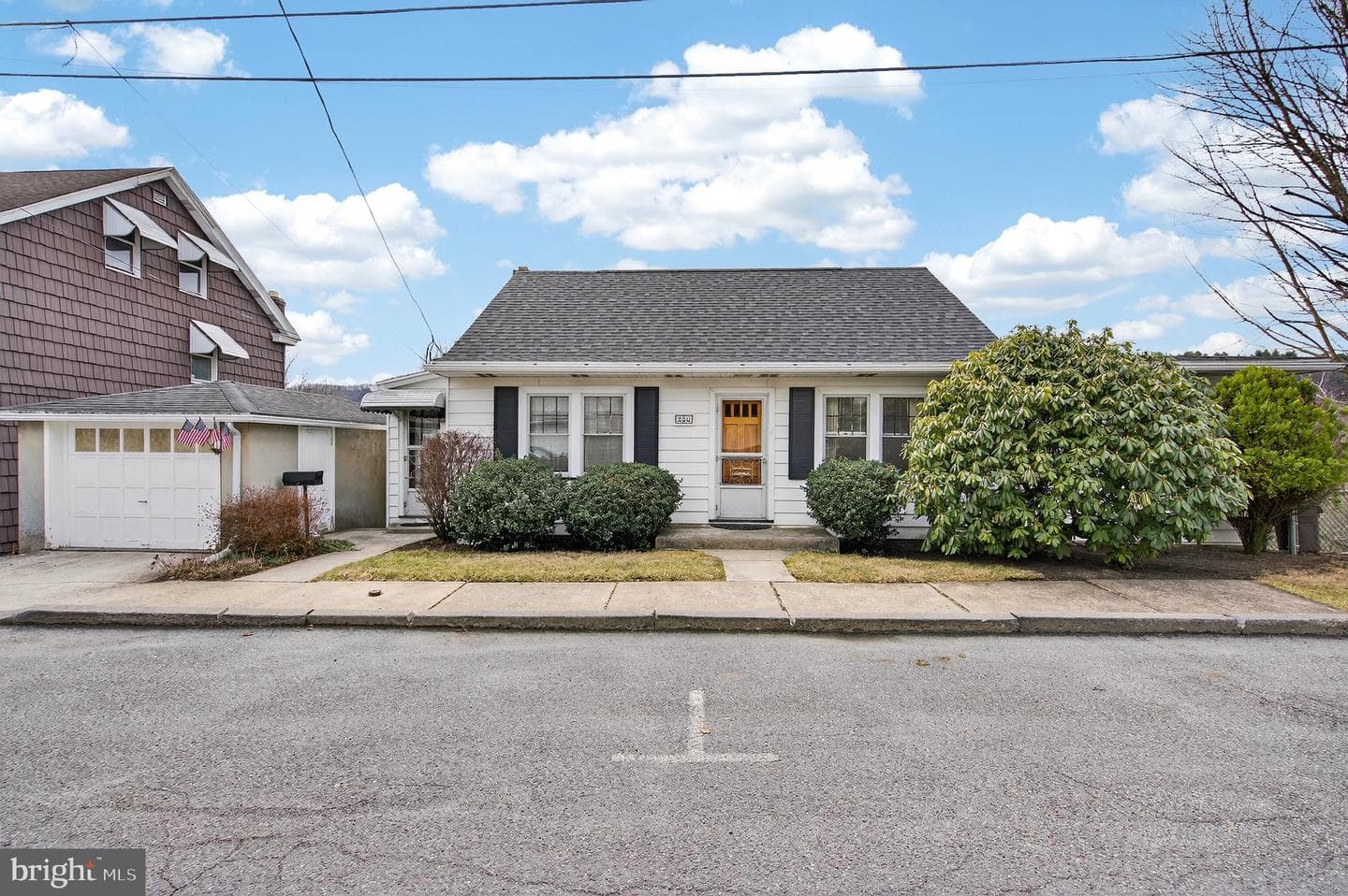 230 W Howard Avenue photo 57