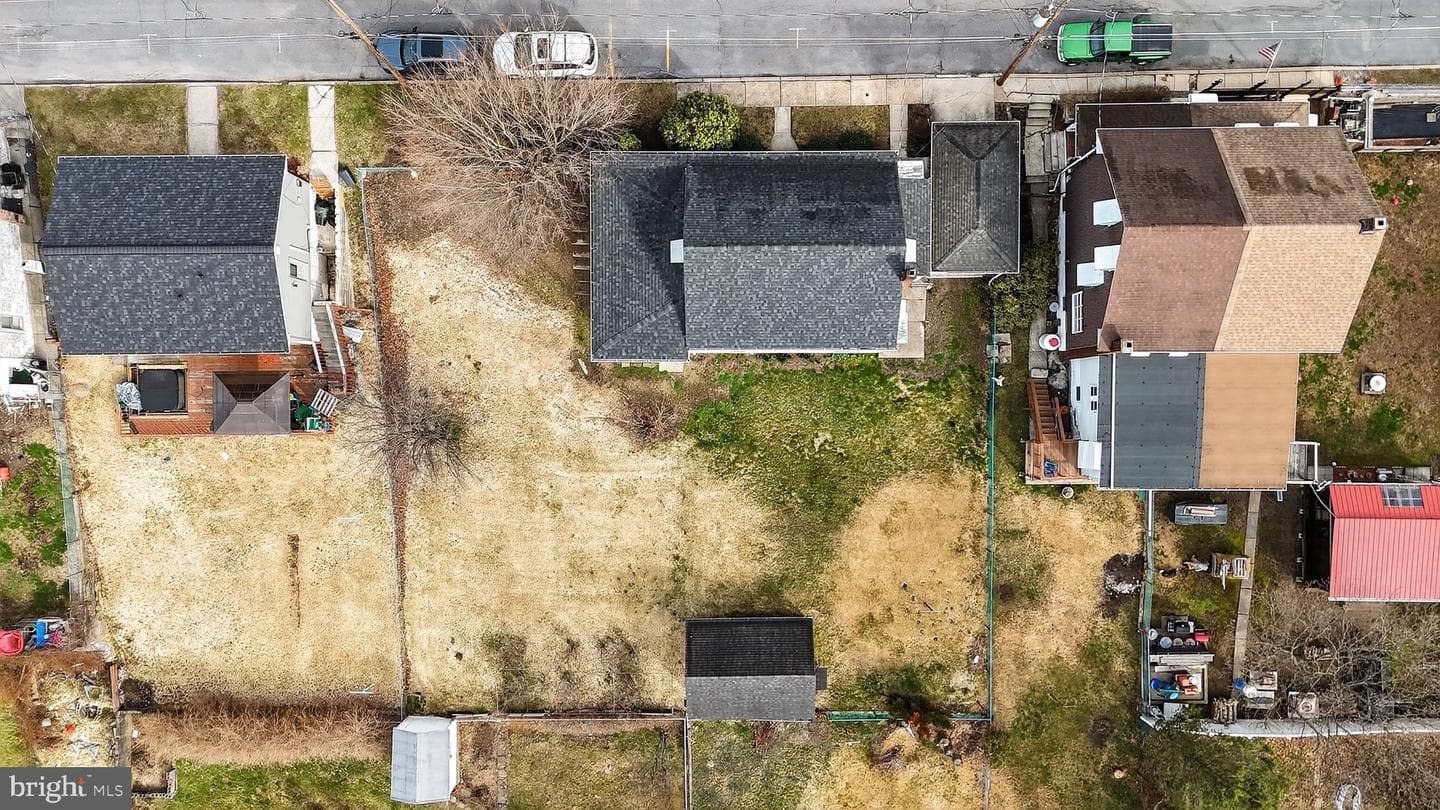 230 W Howard Avenue photo 7