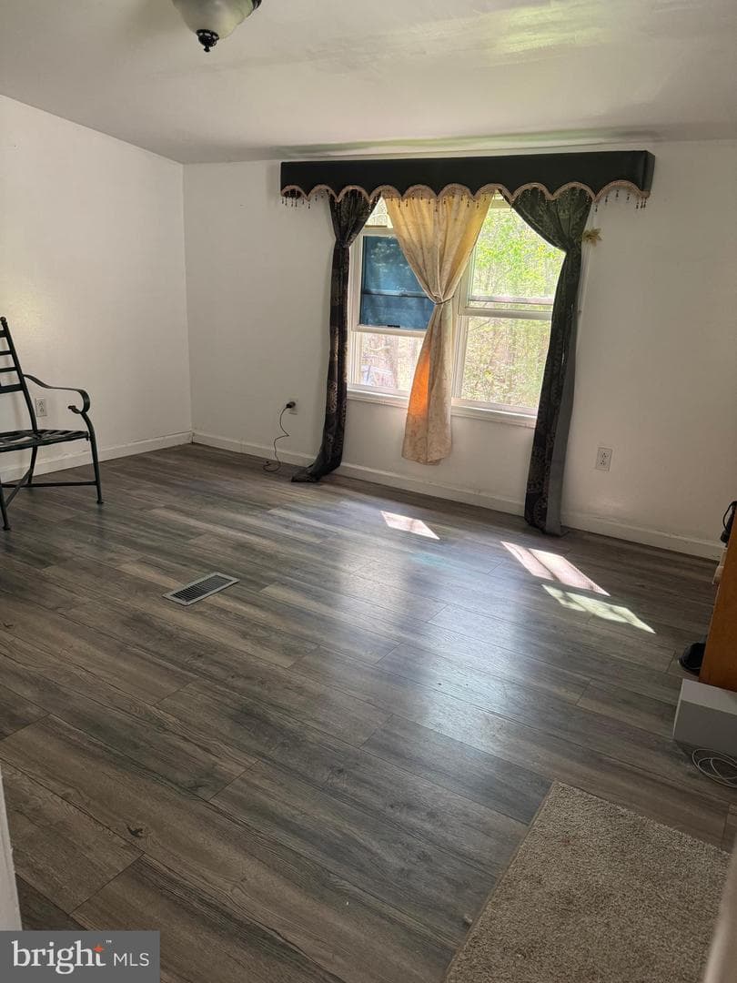 411 Frieden Manor photo 13