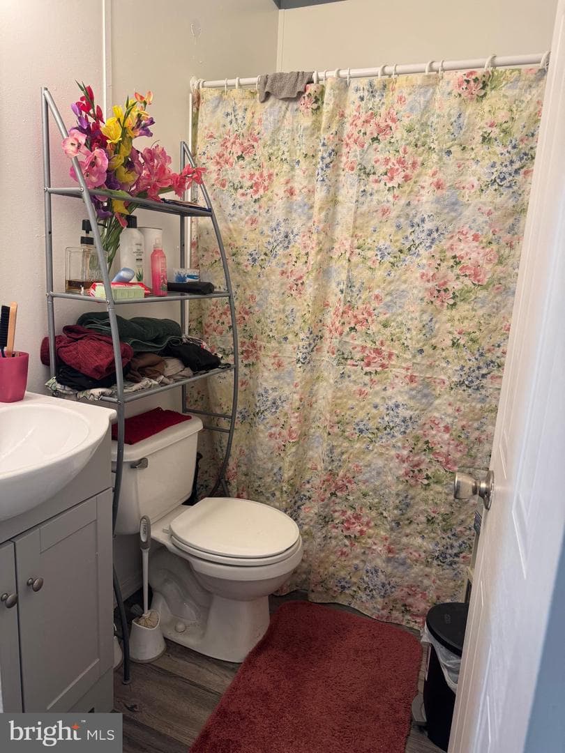 411 Frieden Manor photo 15
