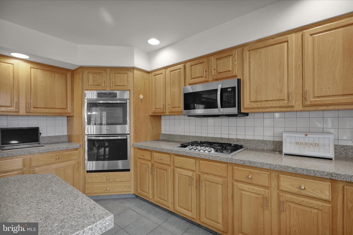 2004 Ridgeview Drive photo 17