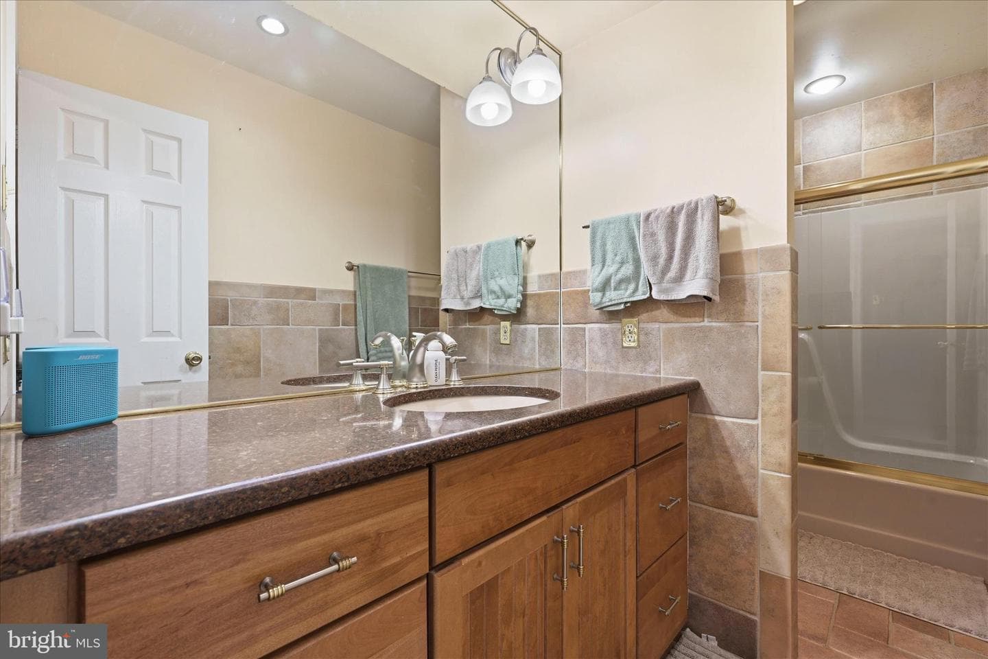 1001 Village Road photo 23