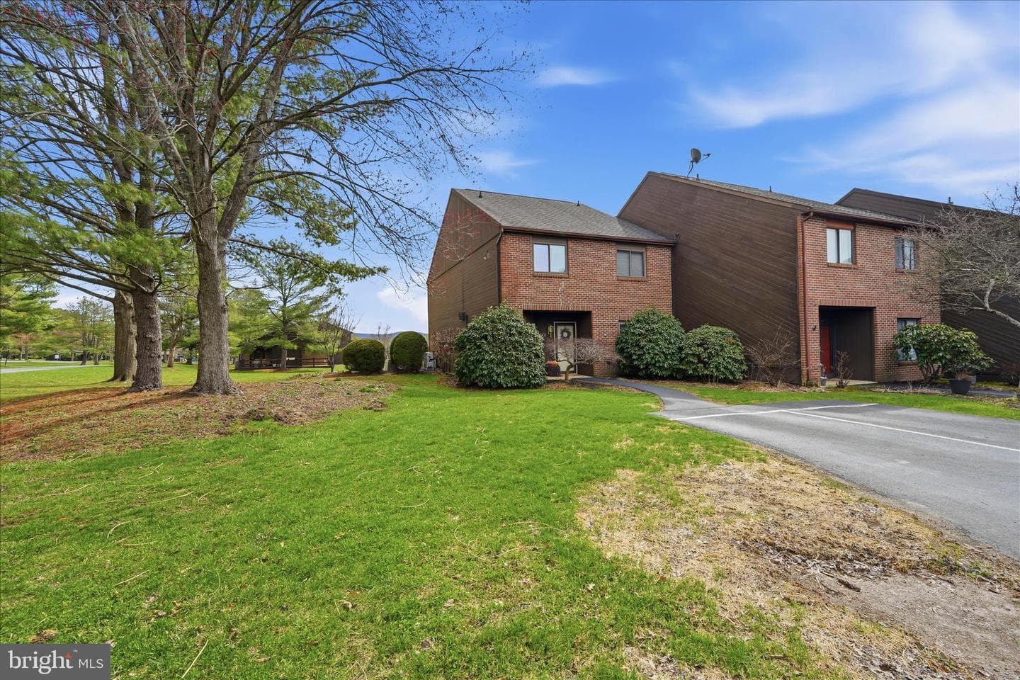 1001 Village Road photo 33