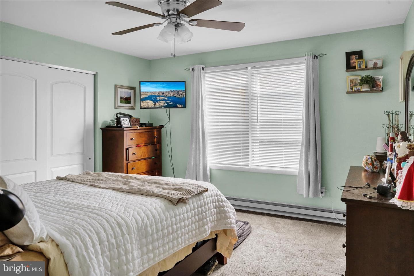1506 Mount Hope Avenue photo 20