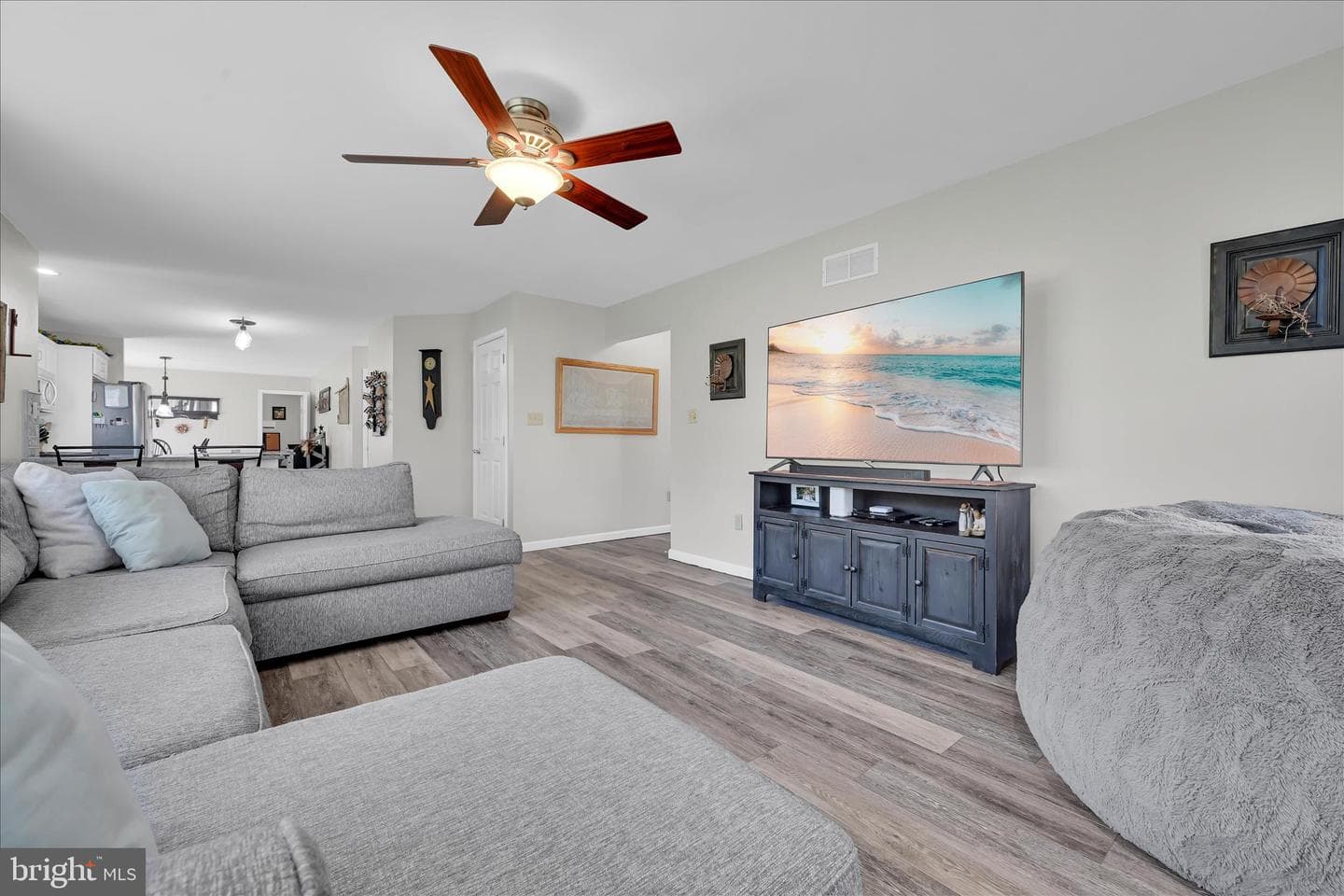 111 Holly Road photo 12