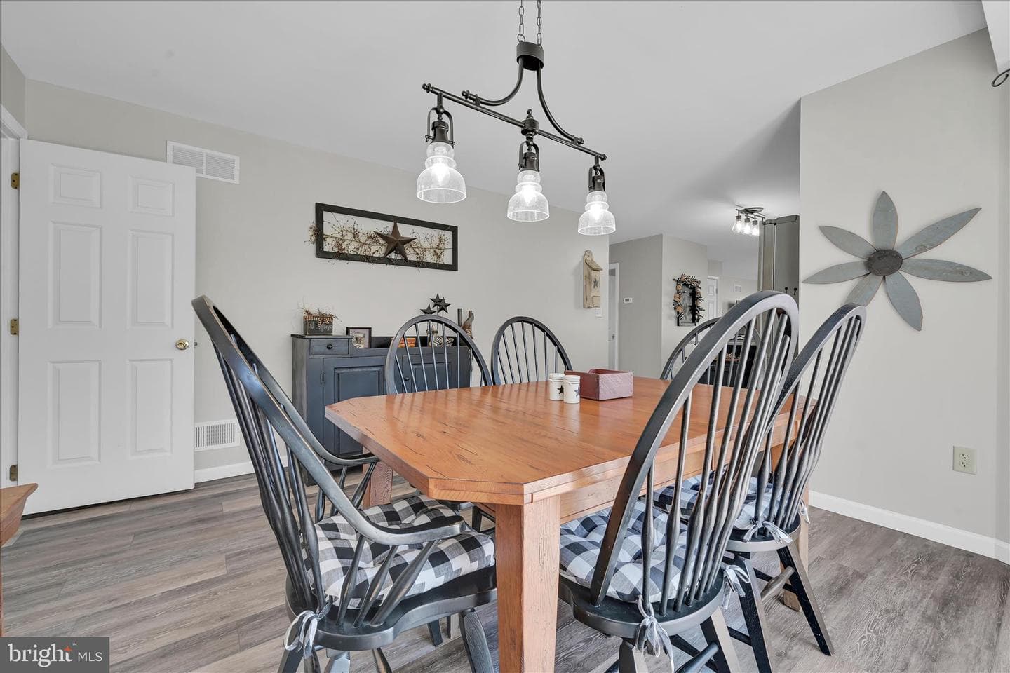 111 Holly Road photo 14