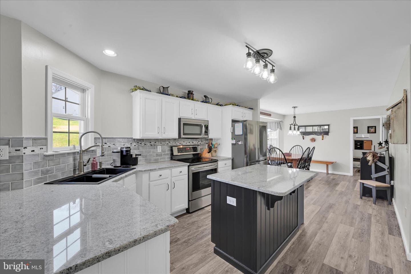 111 Holly Road photo 17