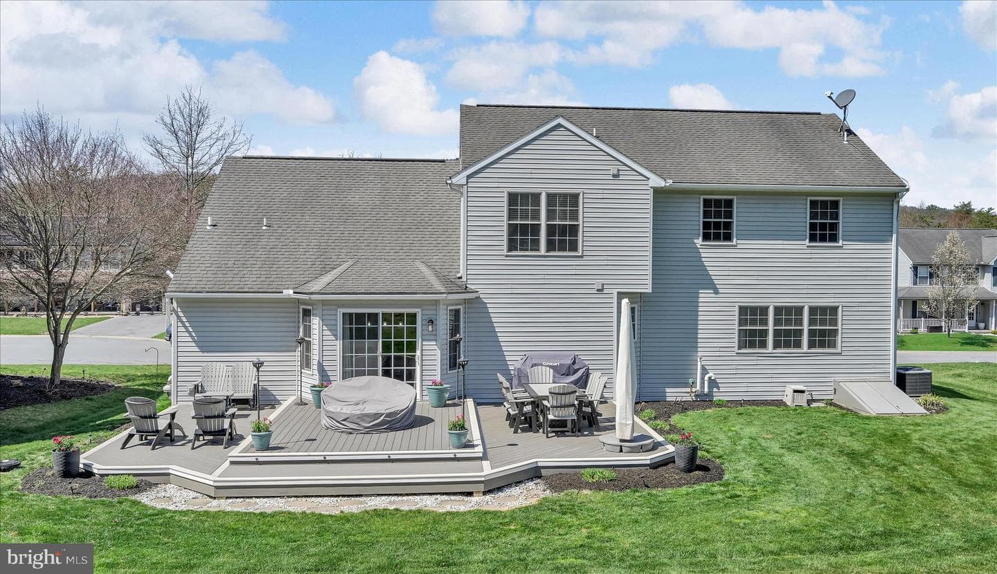 111 Holly Road photo 44