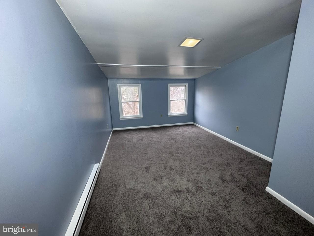 325 New Castle Street photo 11
