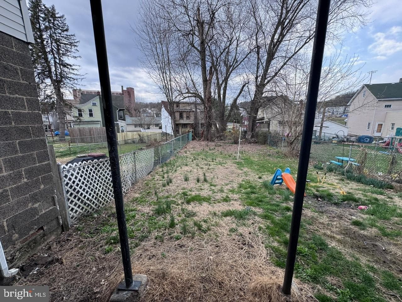 325 New Castle Street photo 17