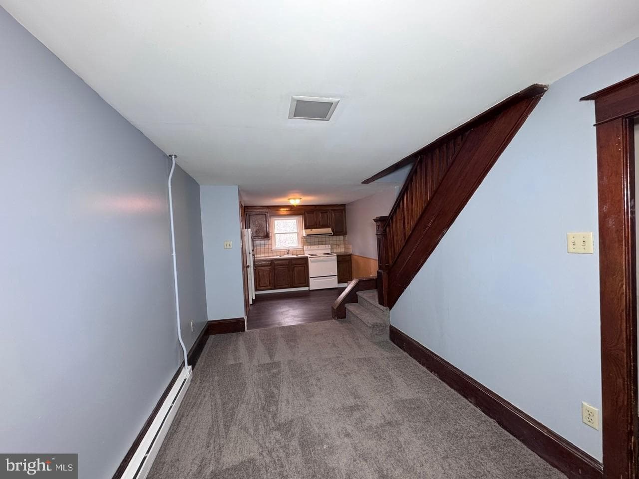 325 New Castle Street photo 6