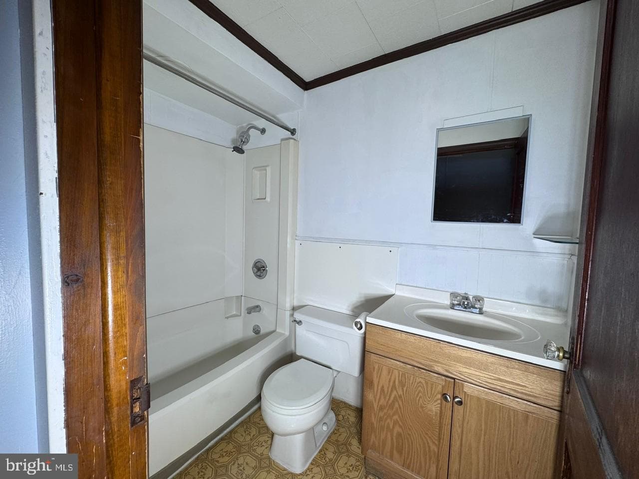 325 New Castle Street photo 9