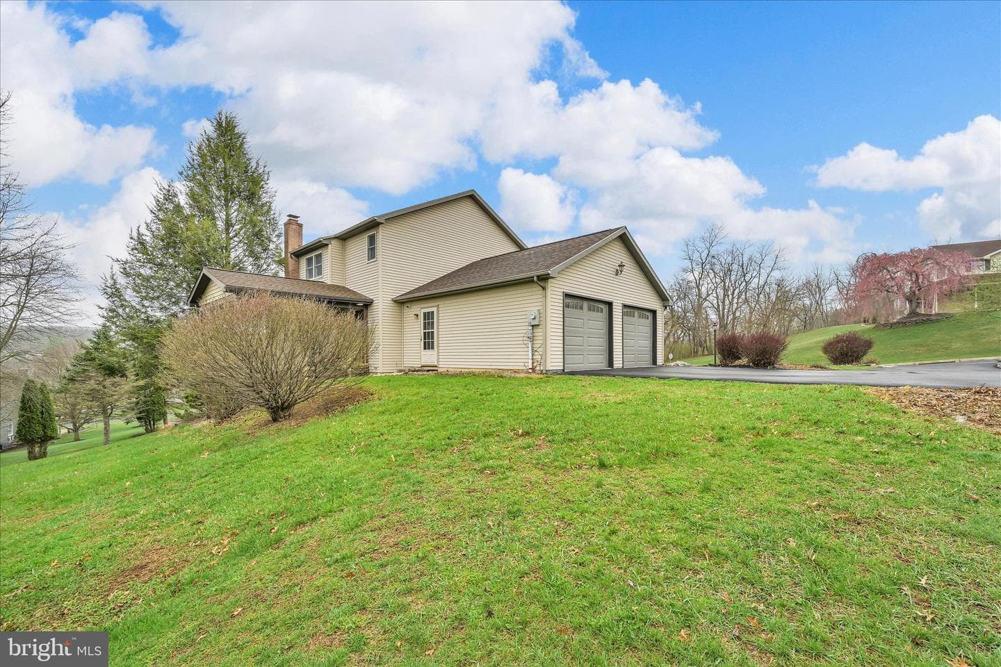 1004 Ridgeview Drive photo 4