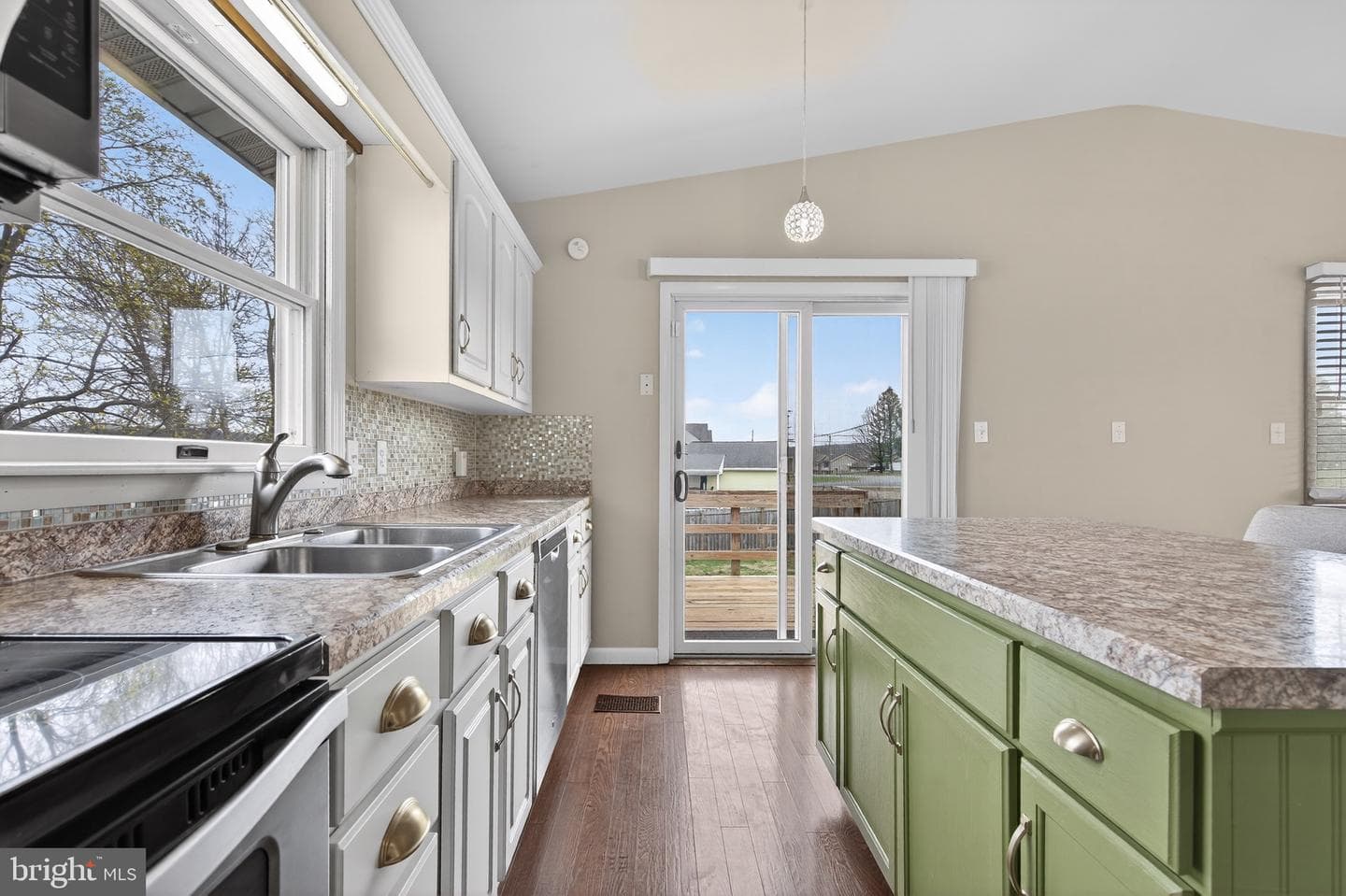 1360 Stag Drive photo 20