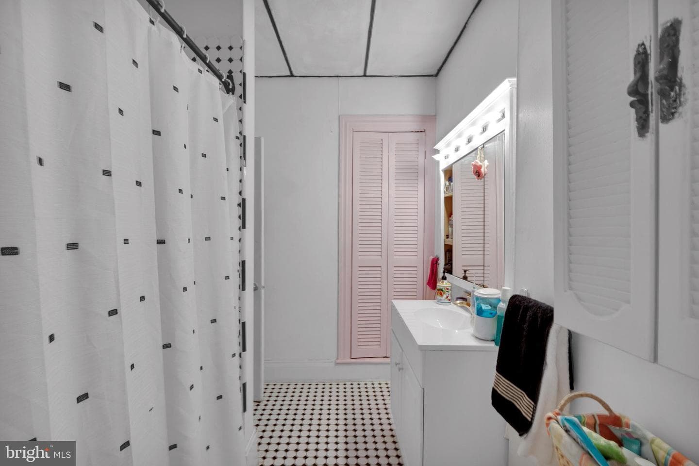 300 Lafayette Street photo 16