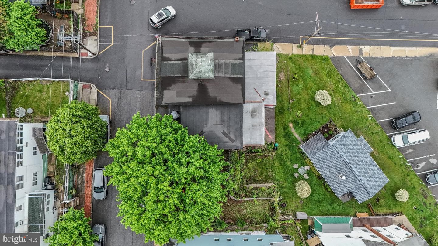 300 Lafayette Street photo 51