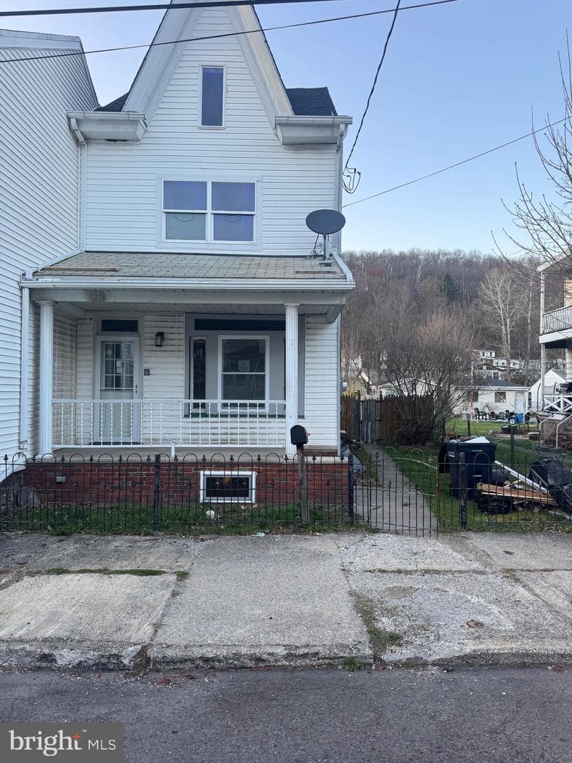 204 E B Street, Girardville