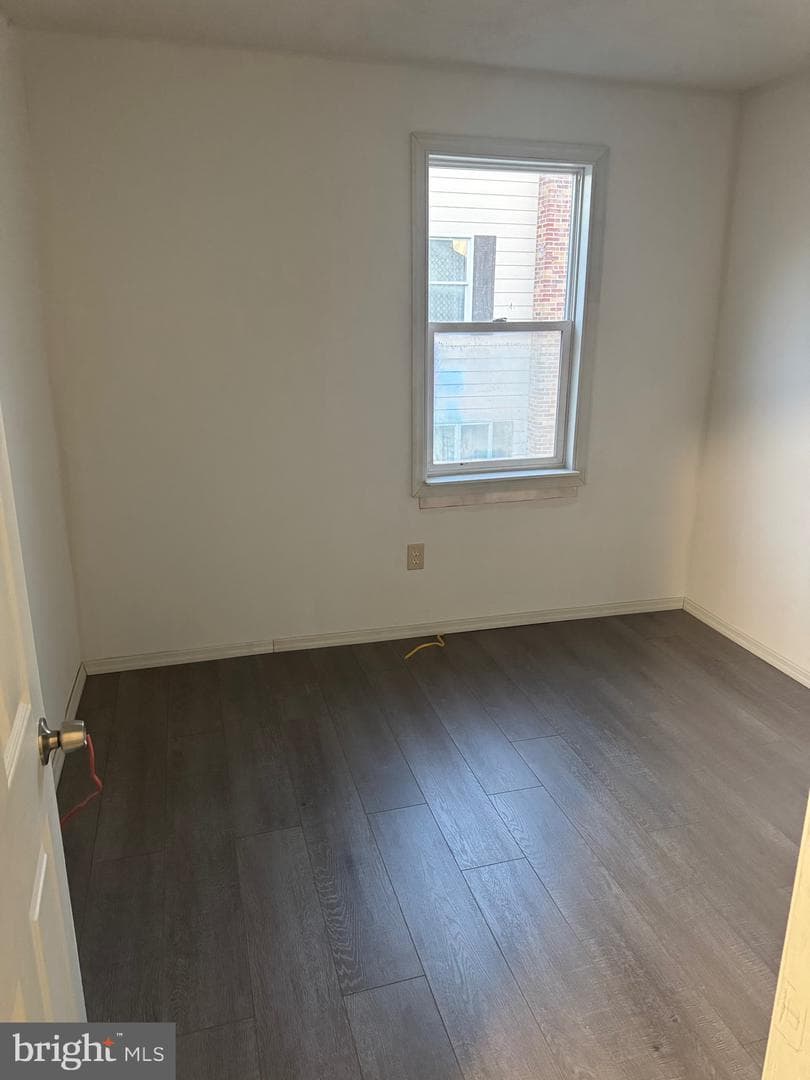 204 E B Street photo 16