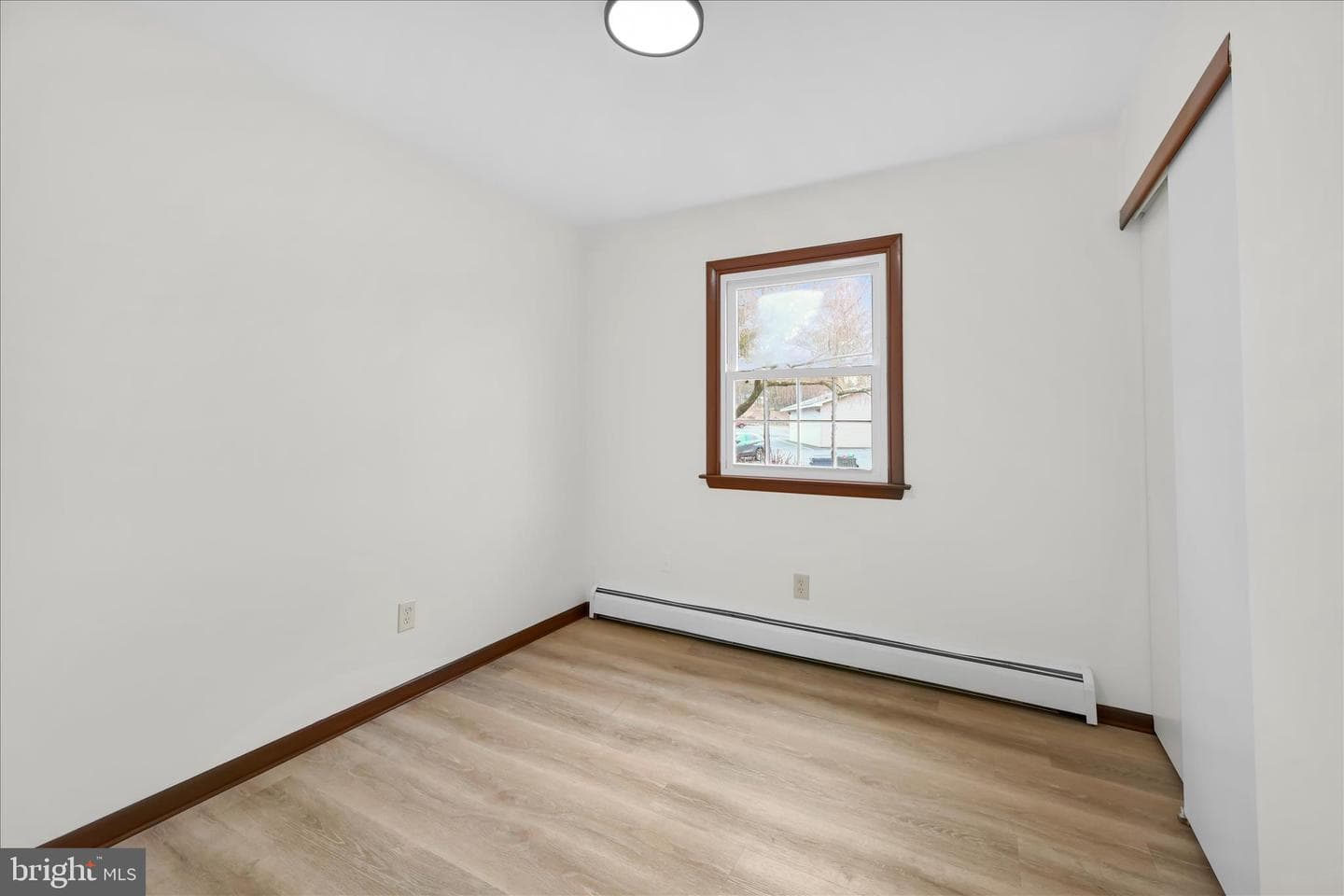 555 S Garfield Avenue photo 16