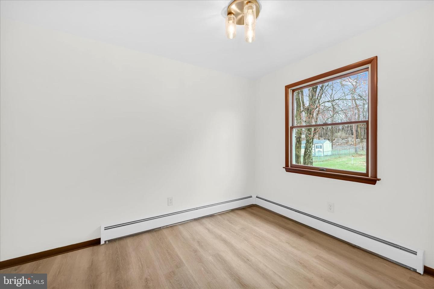 555 S Garfield Avenue photo 9