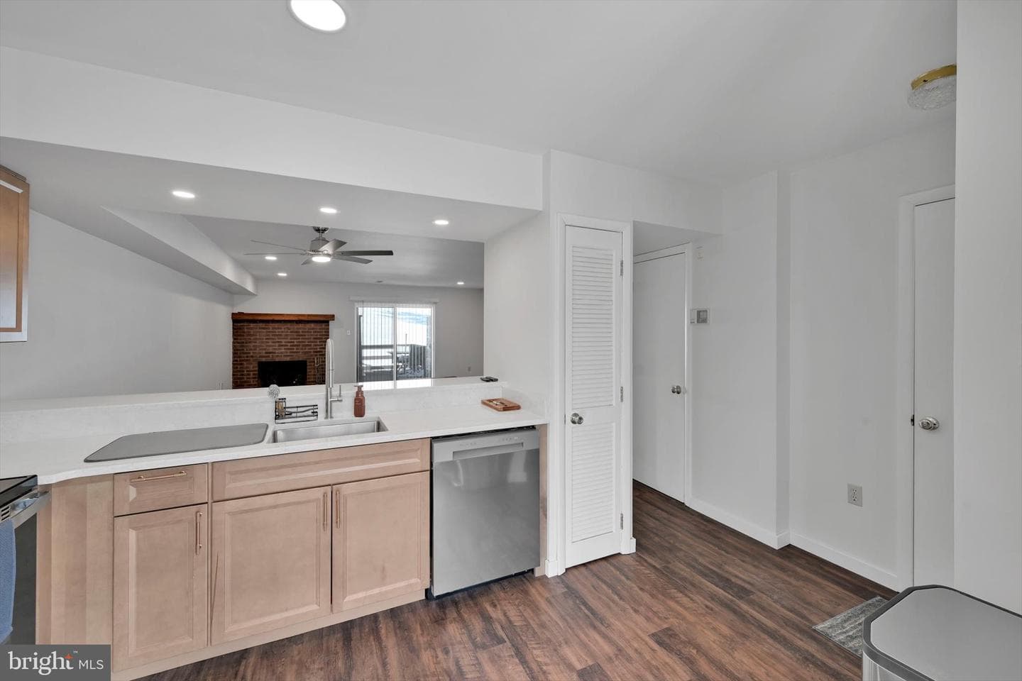 2604 Village Road photo 12