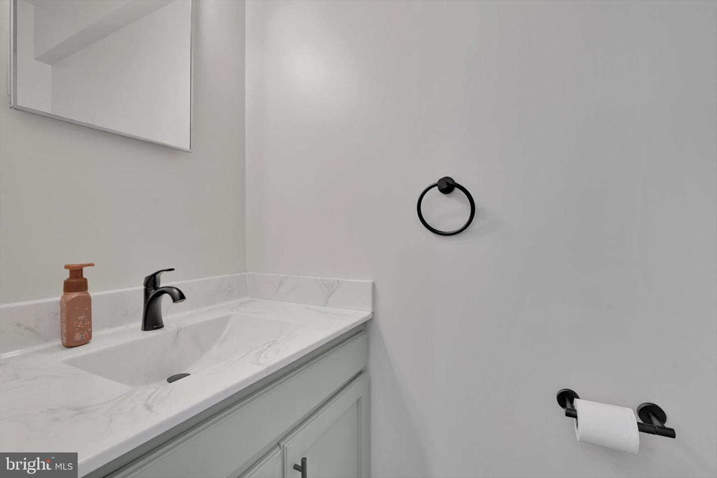 2604 Village Road photo 18
