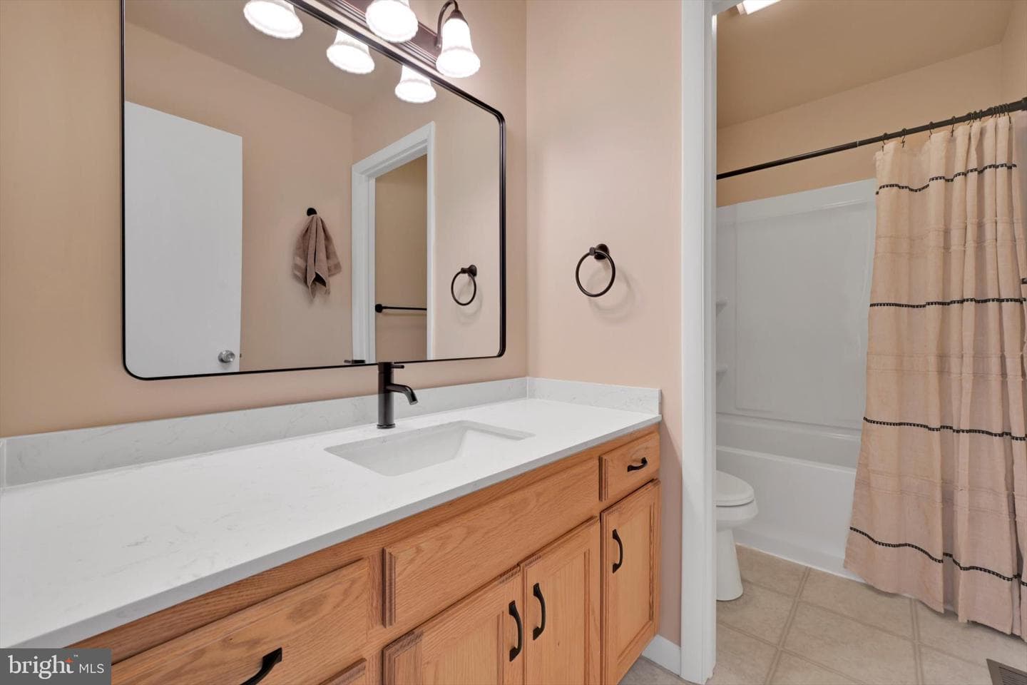 2604 Village Road photo 21
