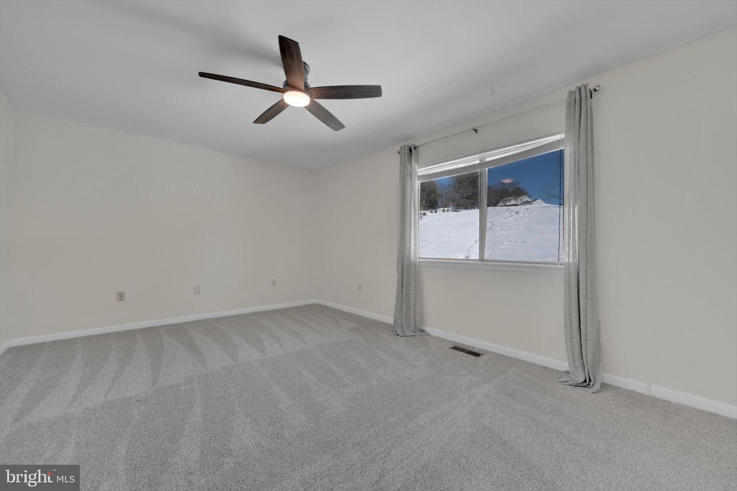 2604 Village Road photo 22