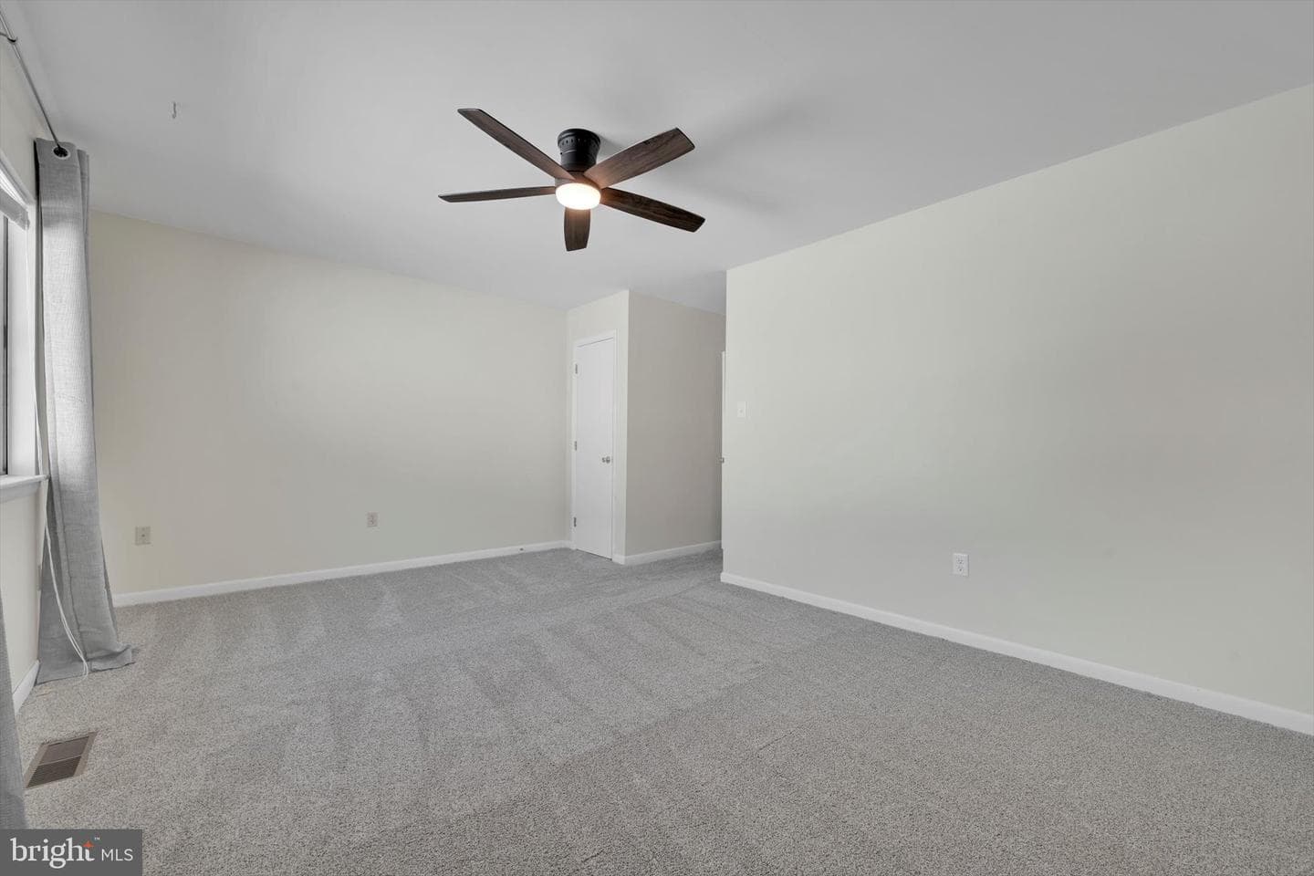 2604 Village Road photo 23