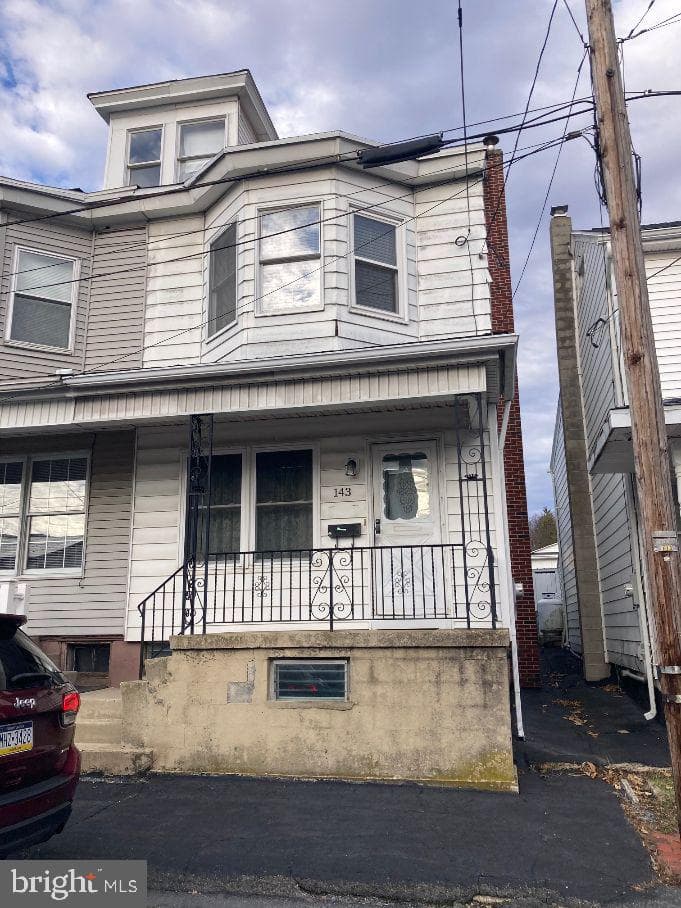 143 N Railroad Ave. photo 1