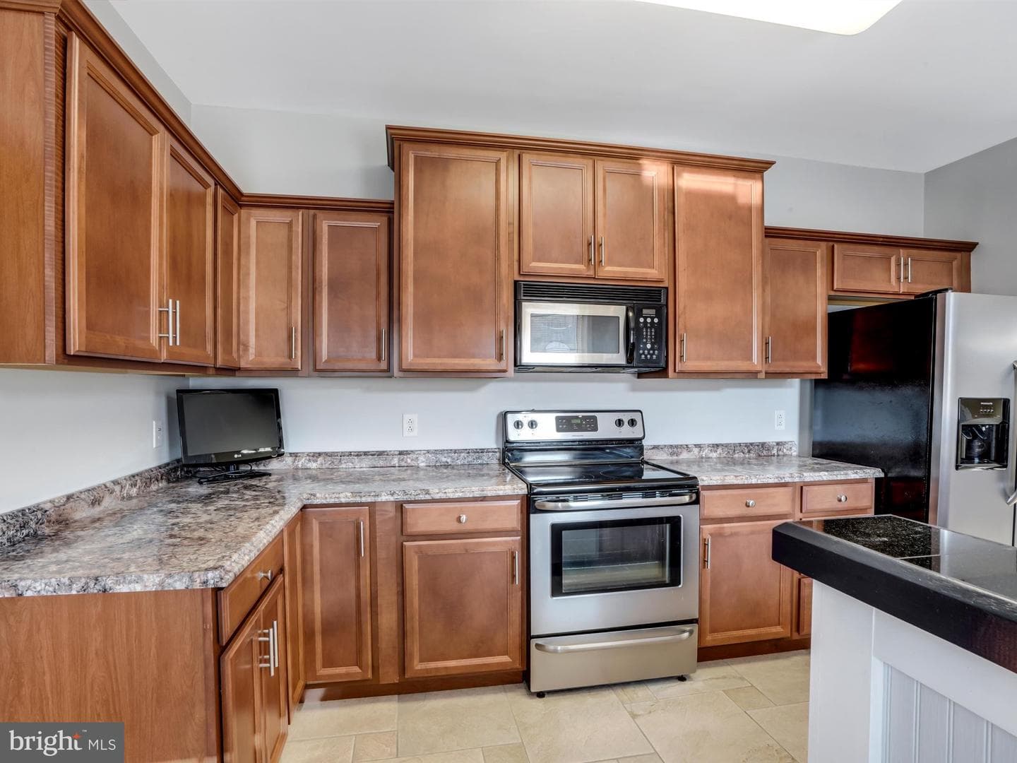 18 N Berne Street photo 17