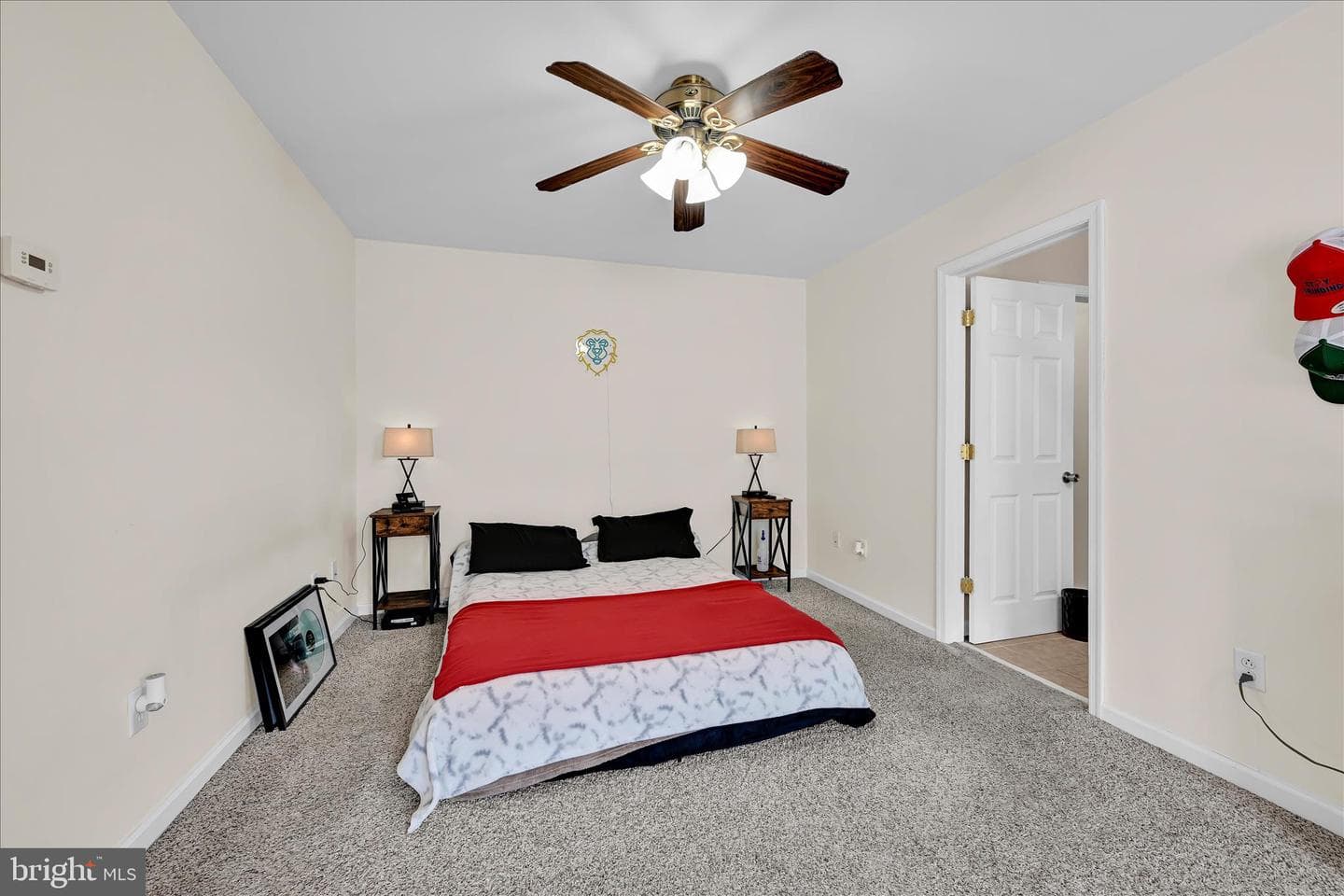 18 N Berne Street photo 27