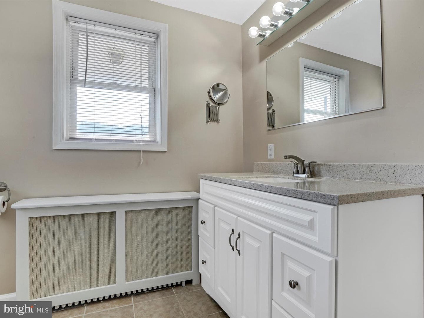 18 N Berne Street photo 31
