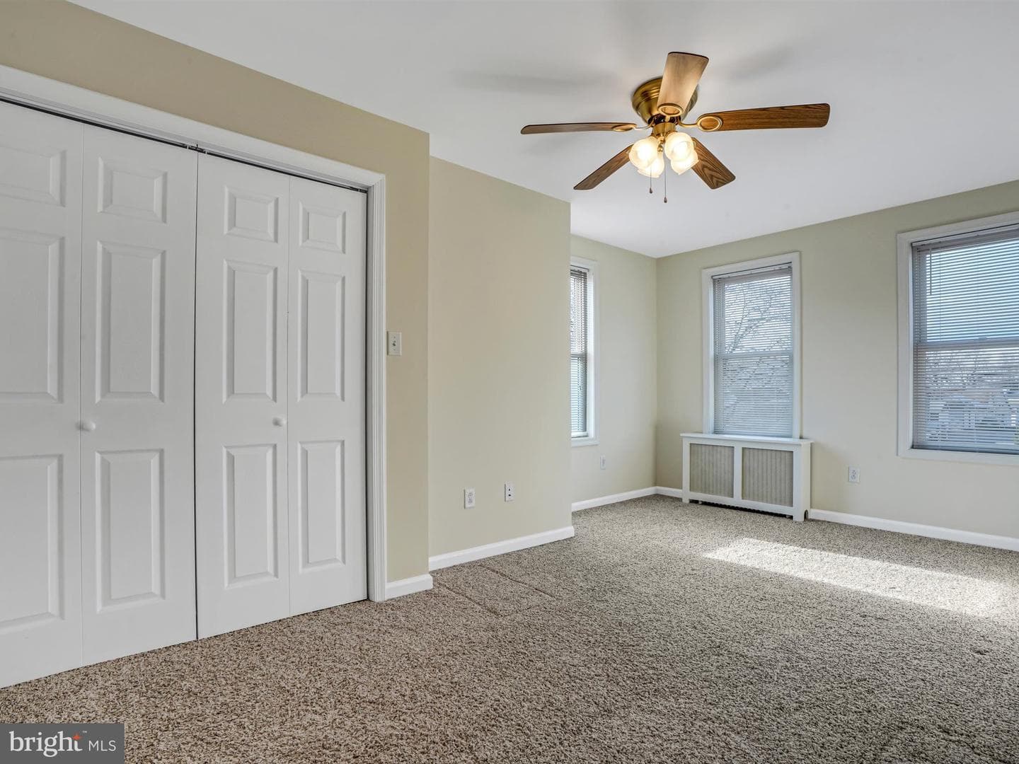 18 N Berne Street photo 34