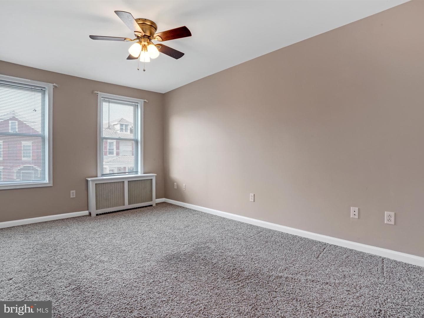 18 N Berne Street photo 36