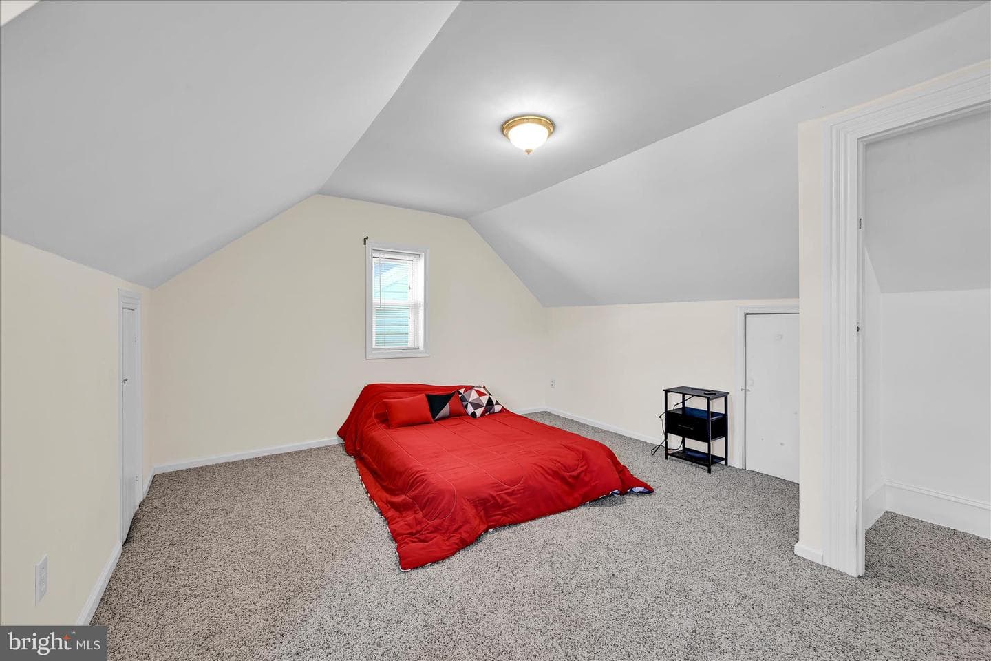 18 N Berne Street photo 46