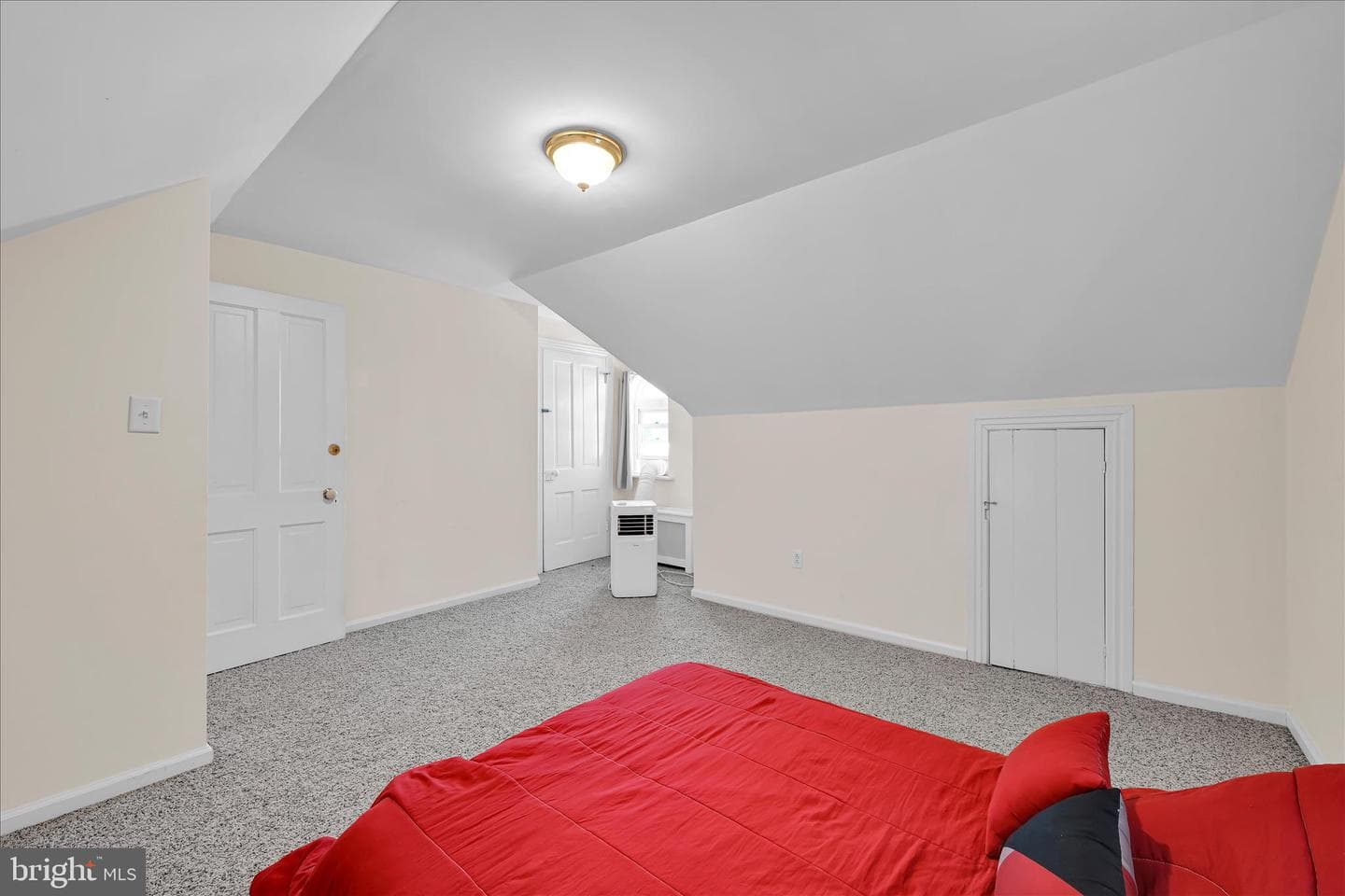 18 N Berne Street photo 48