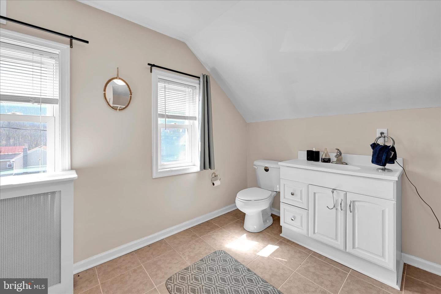 18 N Berne Street photo 51