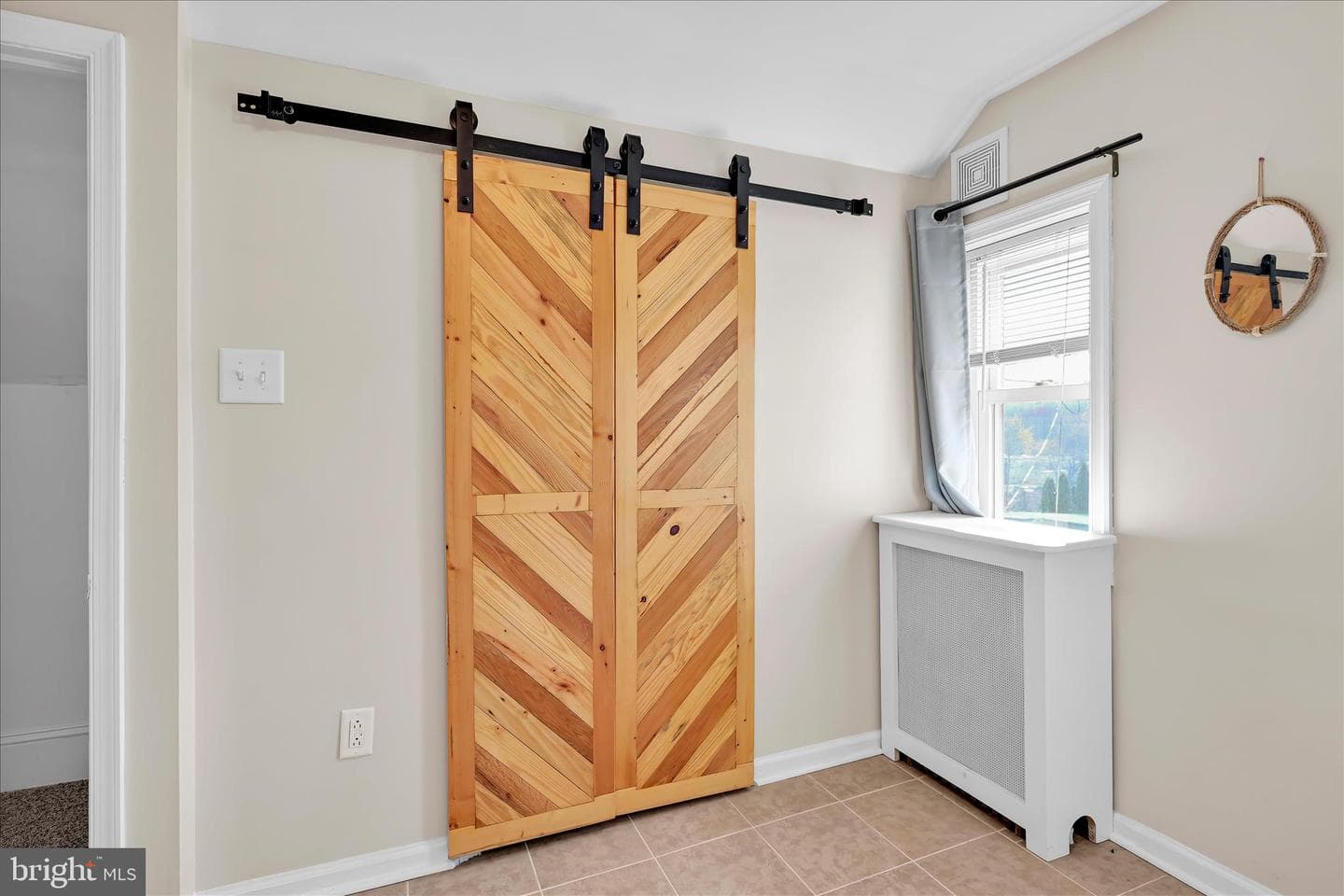 18 N Berne Street photo 53