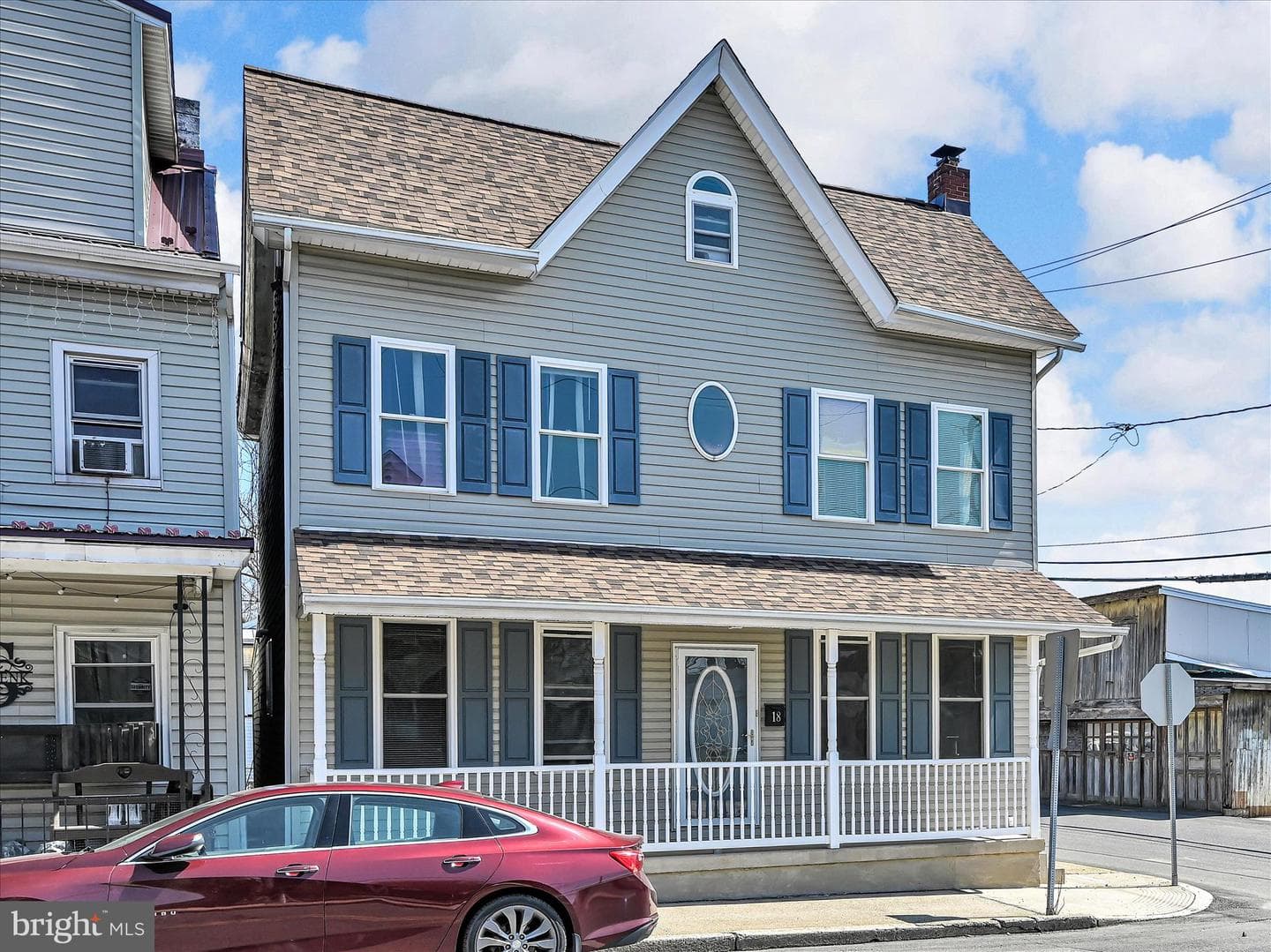 18 N Berne Street photo 6