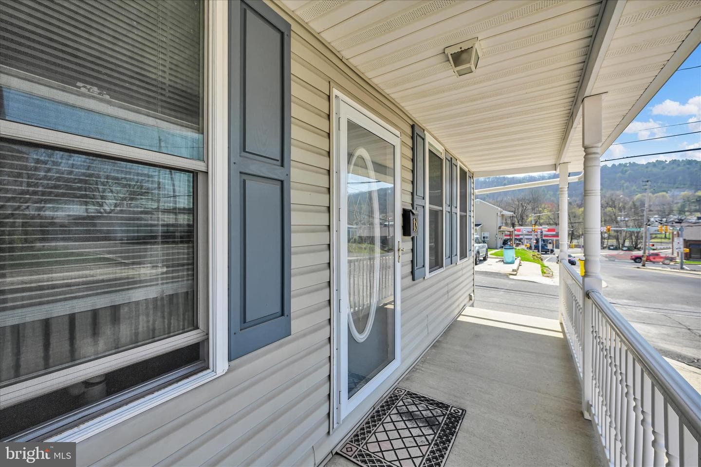 18 N Berne Street photo 8