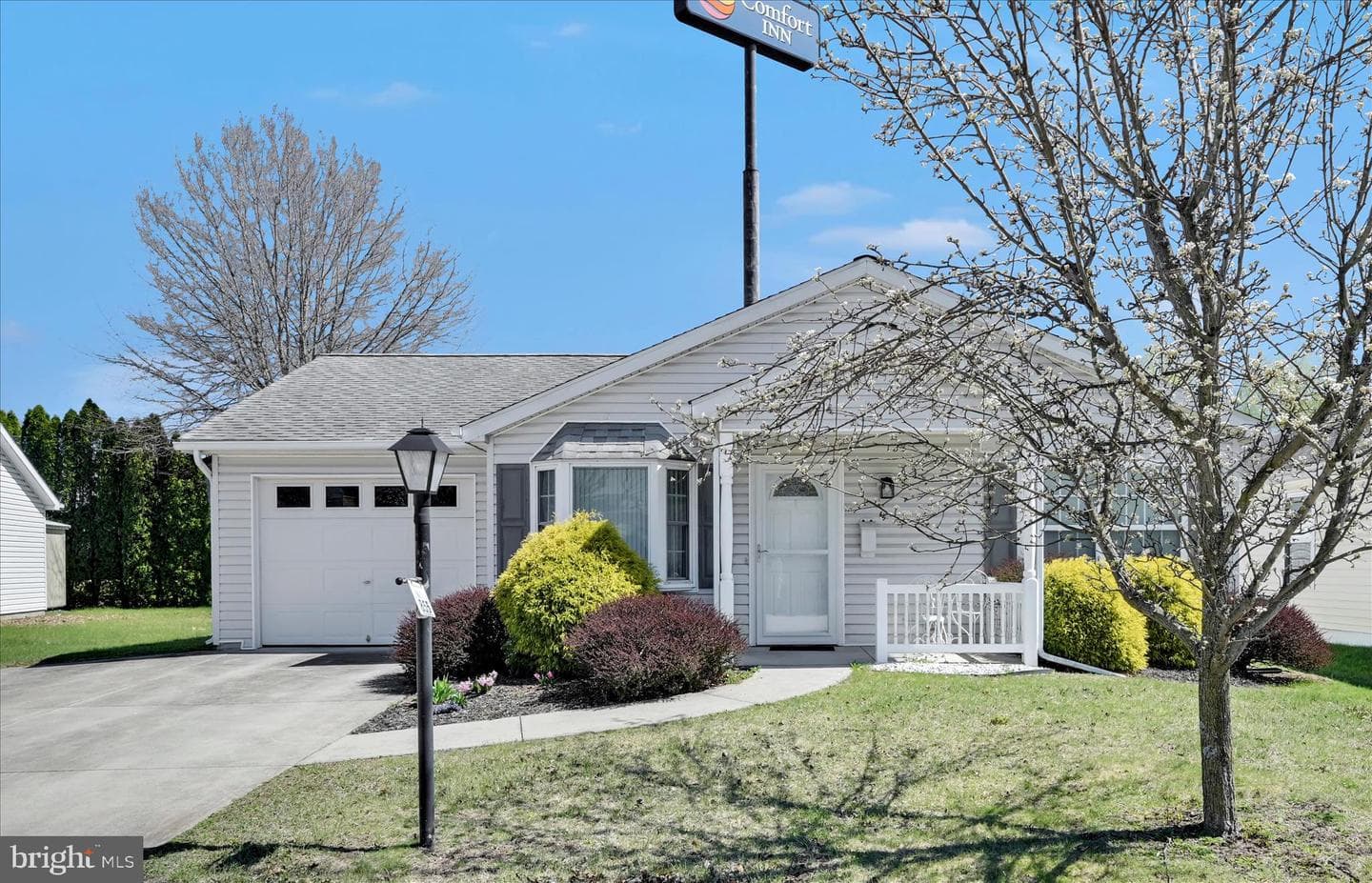 855 Trestle Court photo 4