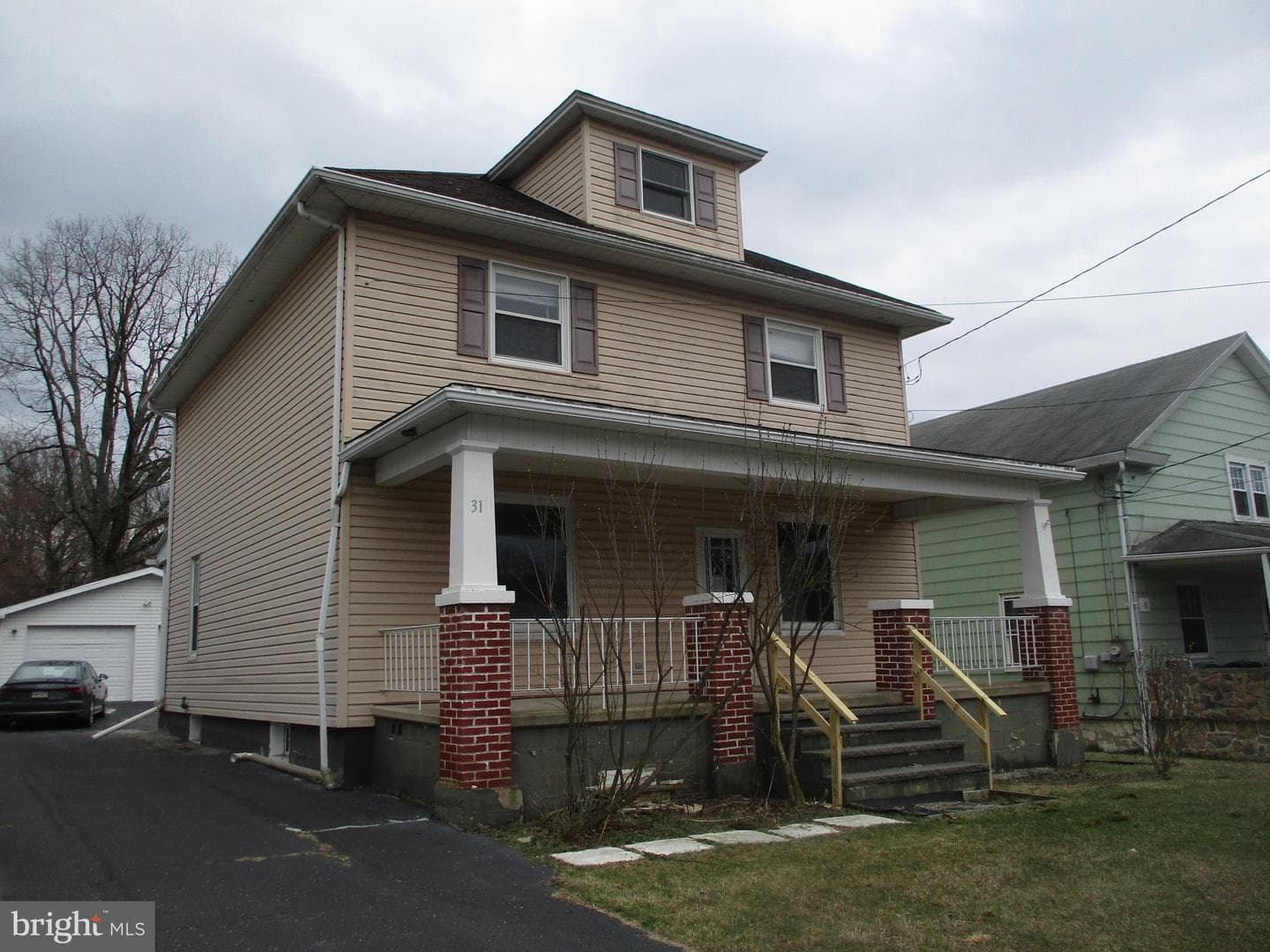 31 Village Road, Lost Creek