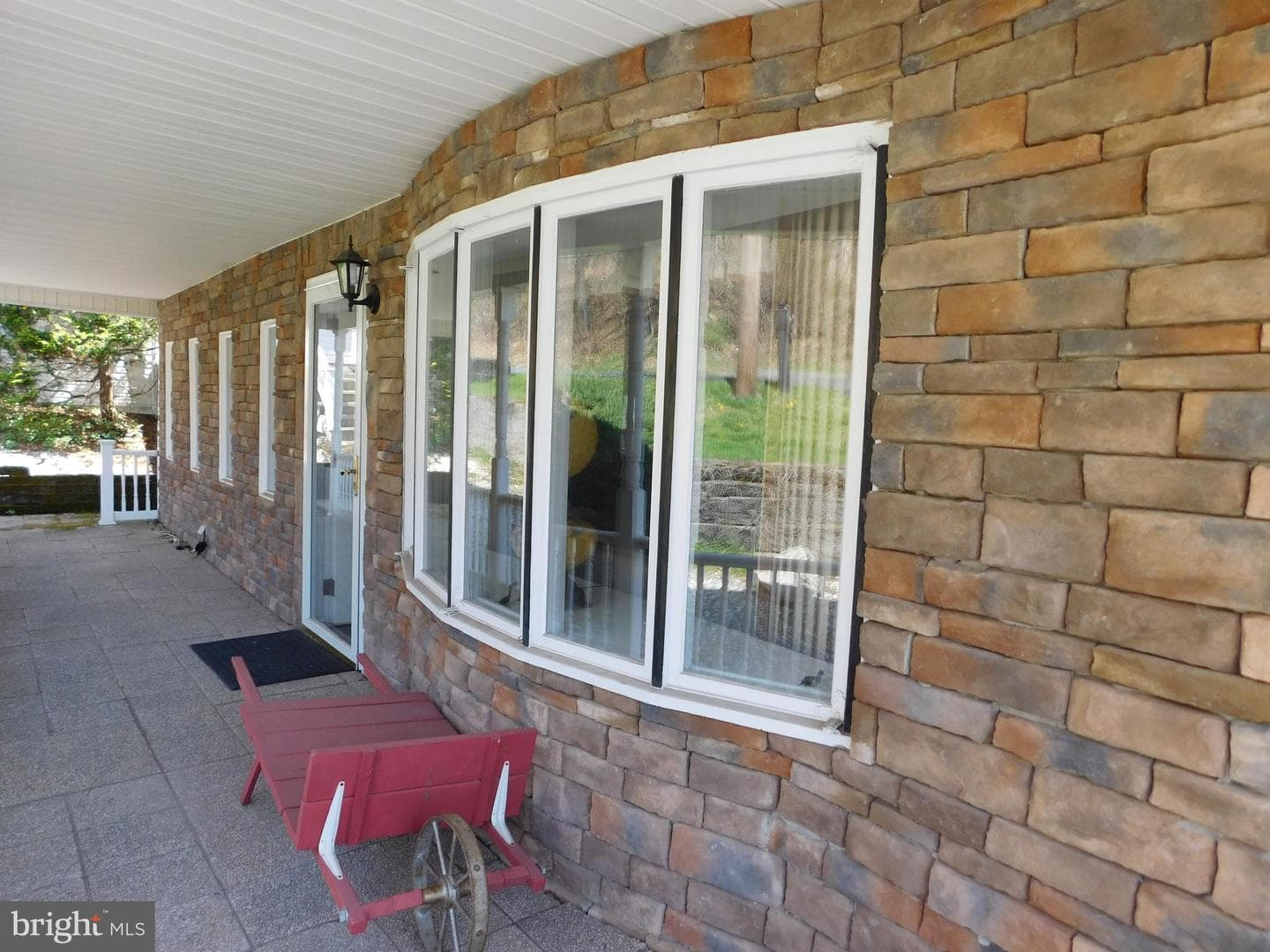 194 Roosevelt Drive photo 4