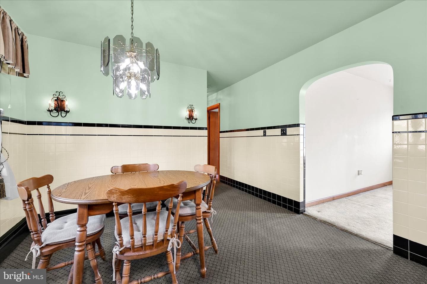 214 W Maple Street photo 13