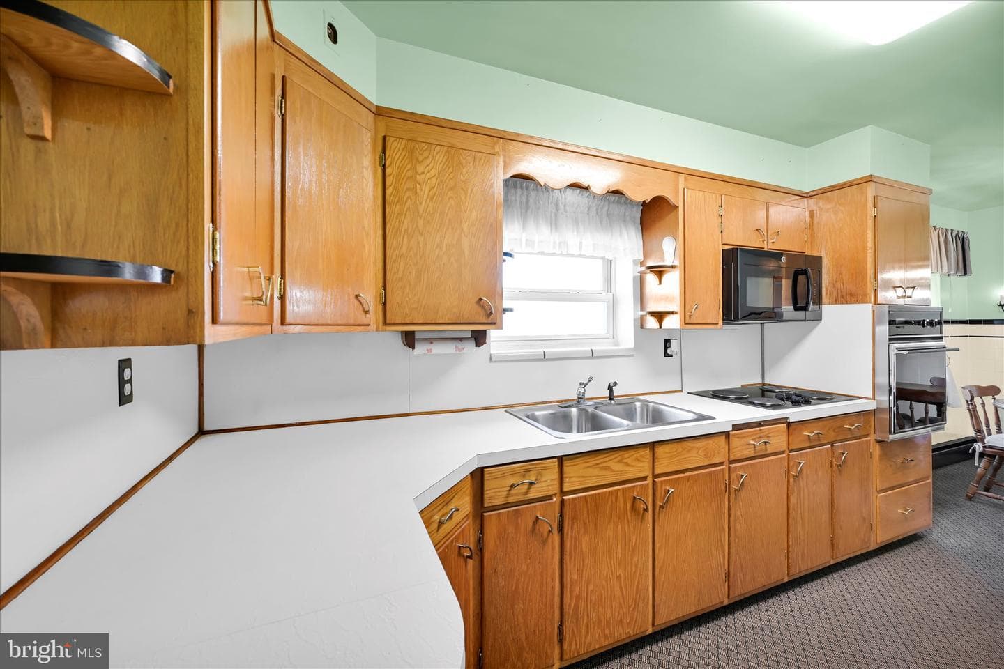214 W Maple Street photo 15