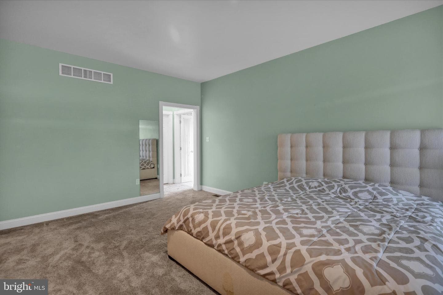 111 Church Road photo 36