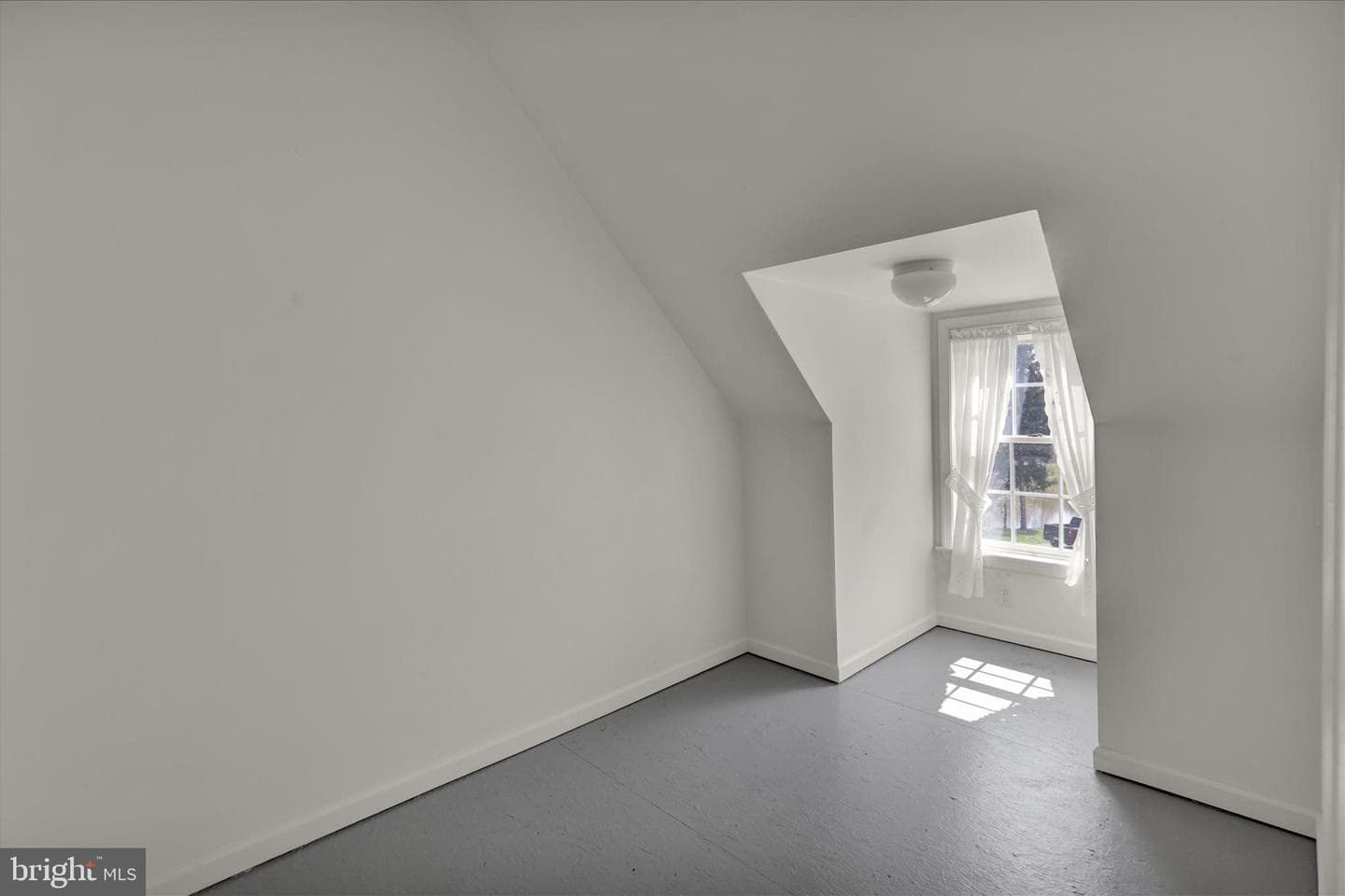 111 Church Road photo 46