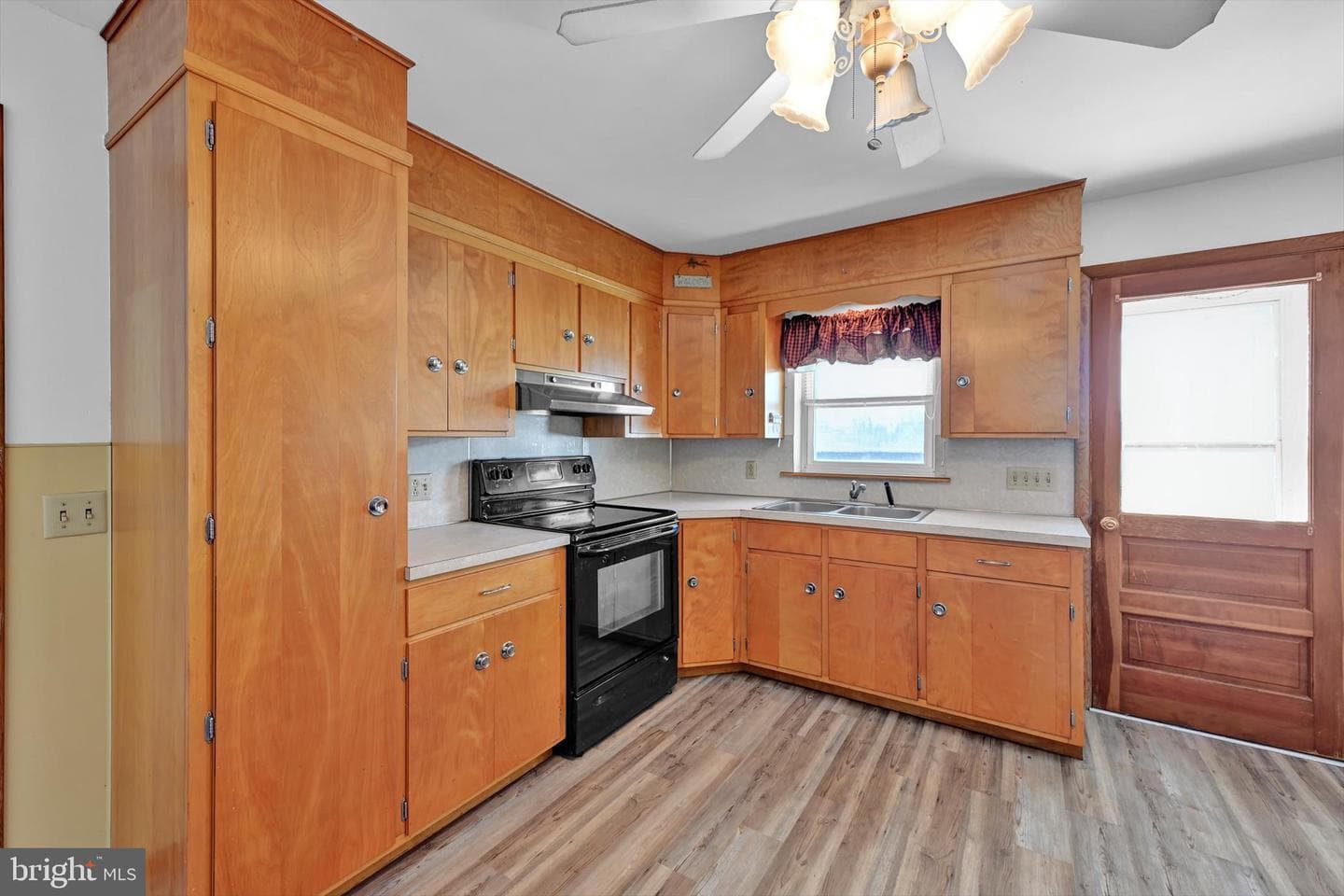 305 S Good Spring Road photo 12