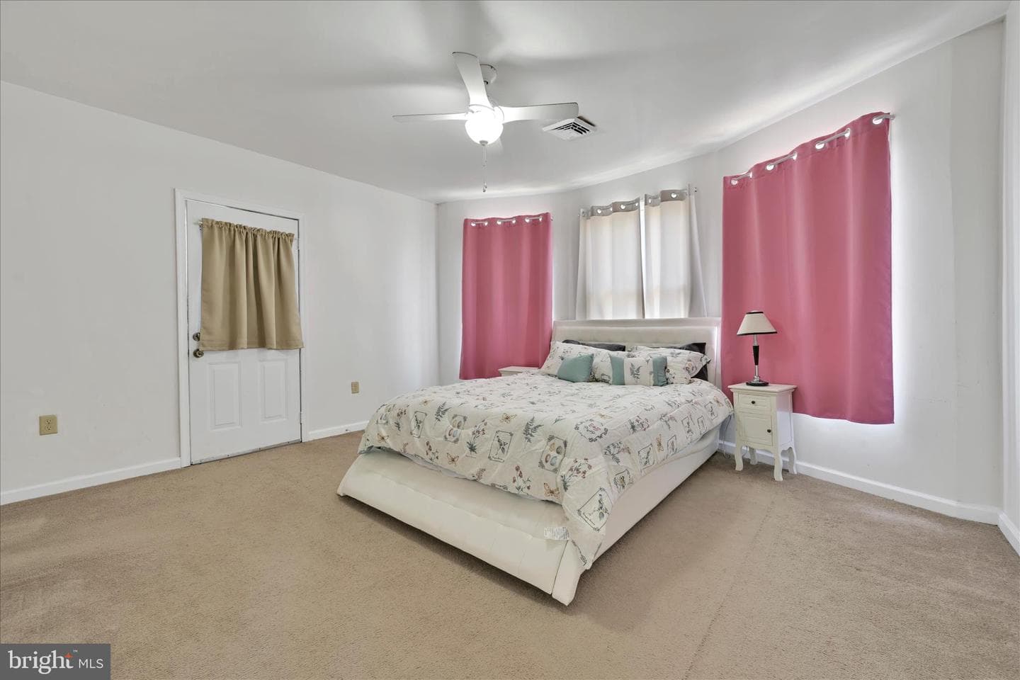 54 E Pottsville Street photo 20